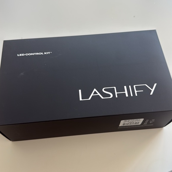 LASHIFY Black Eyelash LED control kit - Picture 3 of 6